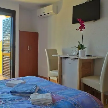 Guest house In With A Sea View, Balcony, Air Conditioning, Wifi 81-2 *