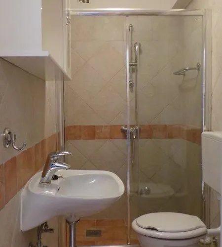 In With A Sea View, Balcony, Air Conditioning, Wifi 81-2 Affittacamere Rovigno