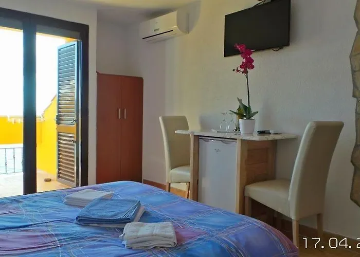 Affittacamere In With A Sea View, Balcony, Air Conditioning, Wifi 81-2 *